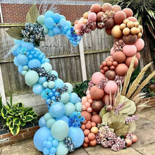Load image into Gallery viewer, Heart-Shaped Wreath for Valentine's Day décor Ideas 2024