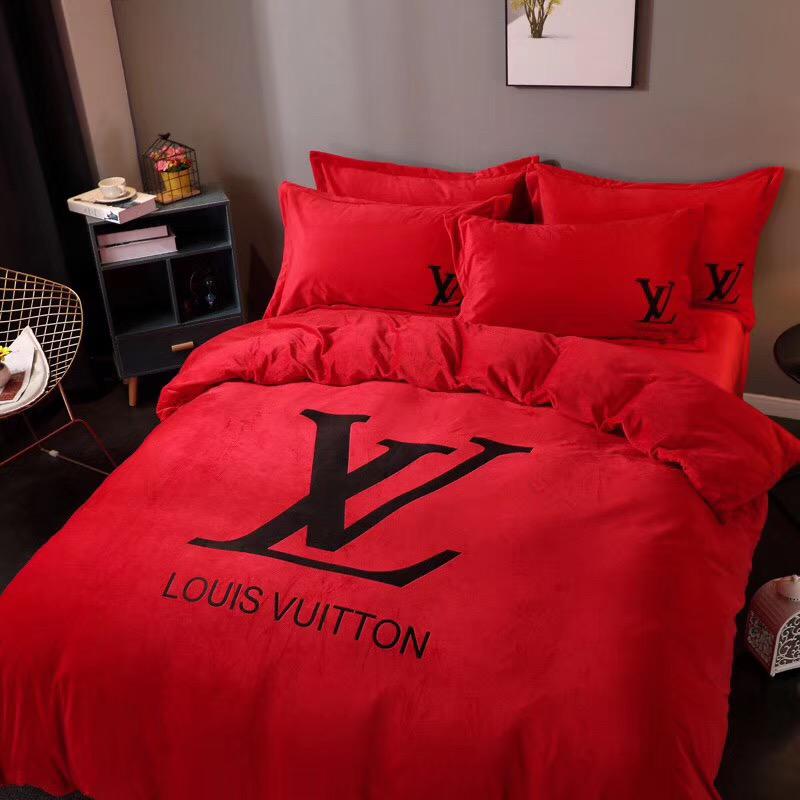 Basic Logo In Red Background Louis Vuitton bed set MY luxurious home