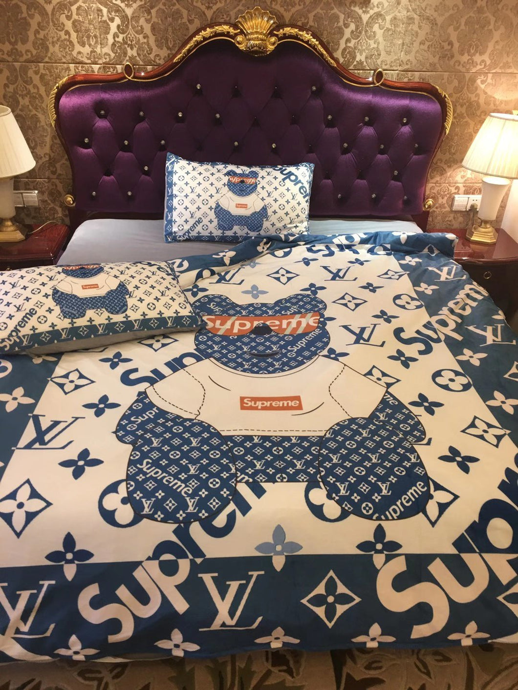  Louis Vuitton bed set