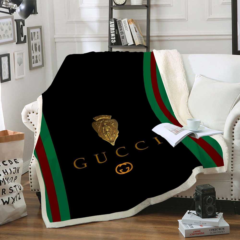 Golden logo Gucci blanket