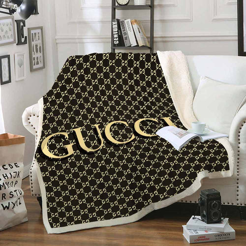 Creamy logo Gucci blanket