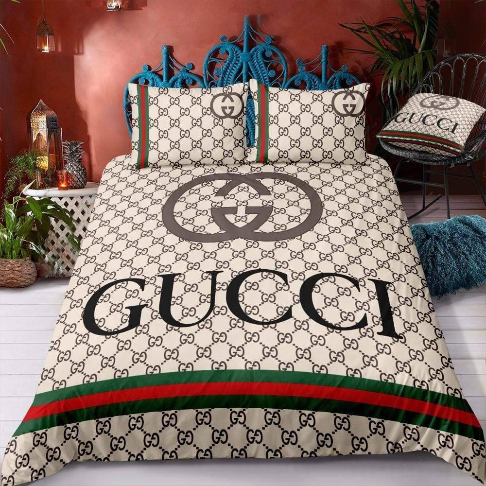 Logo in Monogram Background Gucci bed set